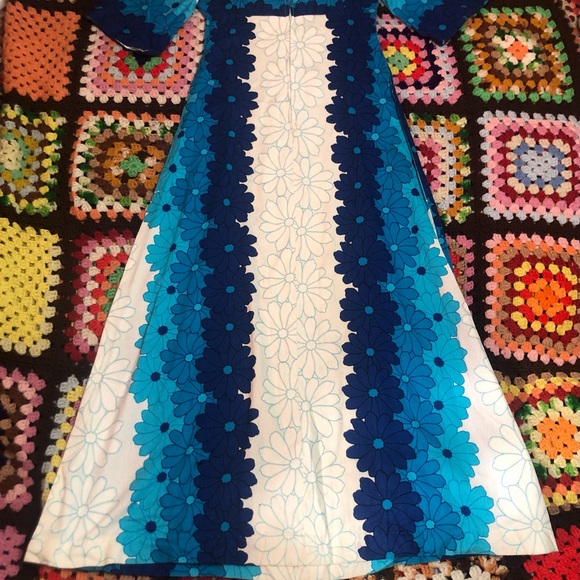 Vintage Vibrant Floral Hawaiian Maxi Dress - Picture 3 of 6